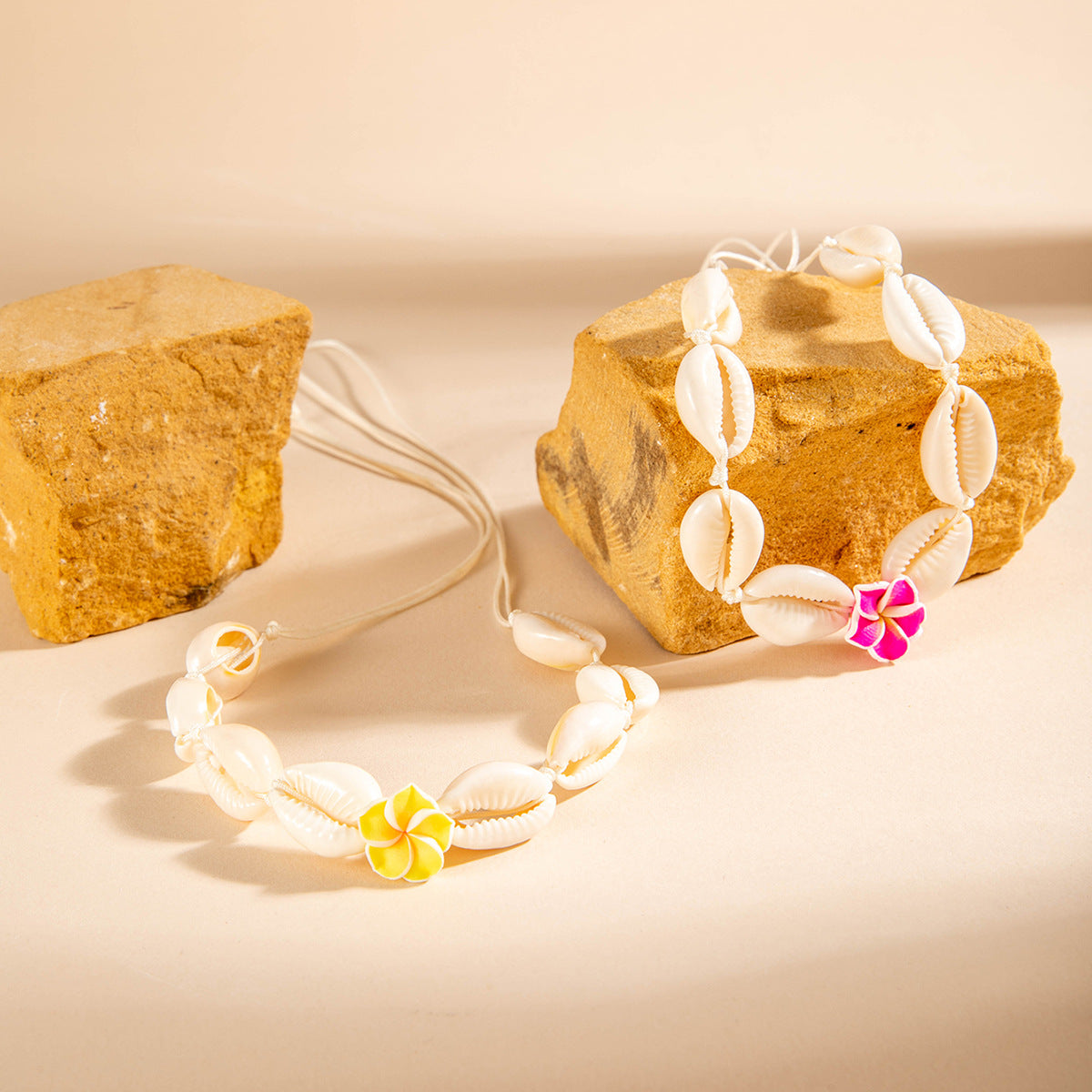 Color Contrasting Shells Hand-knitted Anklets